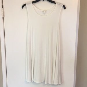 Sleeveless Trapeze Dress in White